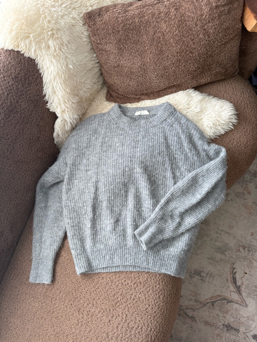 Everlane THE COCOON CREW IN ALPACA in Heather Stone Grey